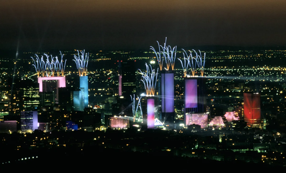 Jean-Michel Jarre Paris concert attracting largest concert crowds of 2.5 million people in 1990